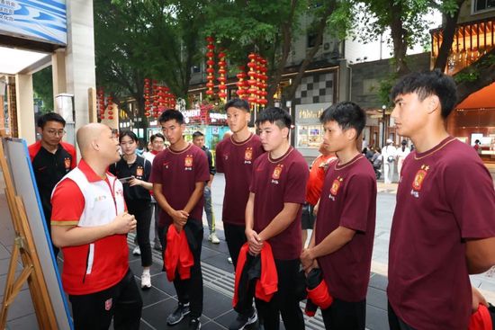 家庭教师：抚摸