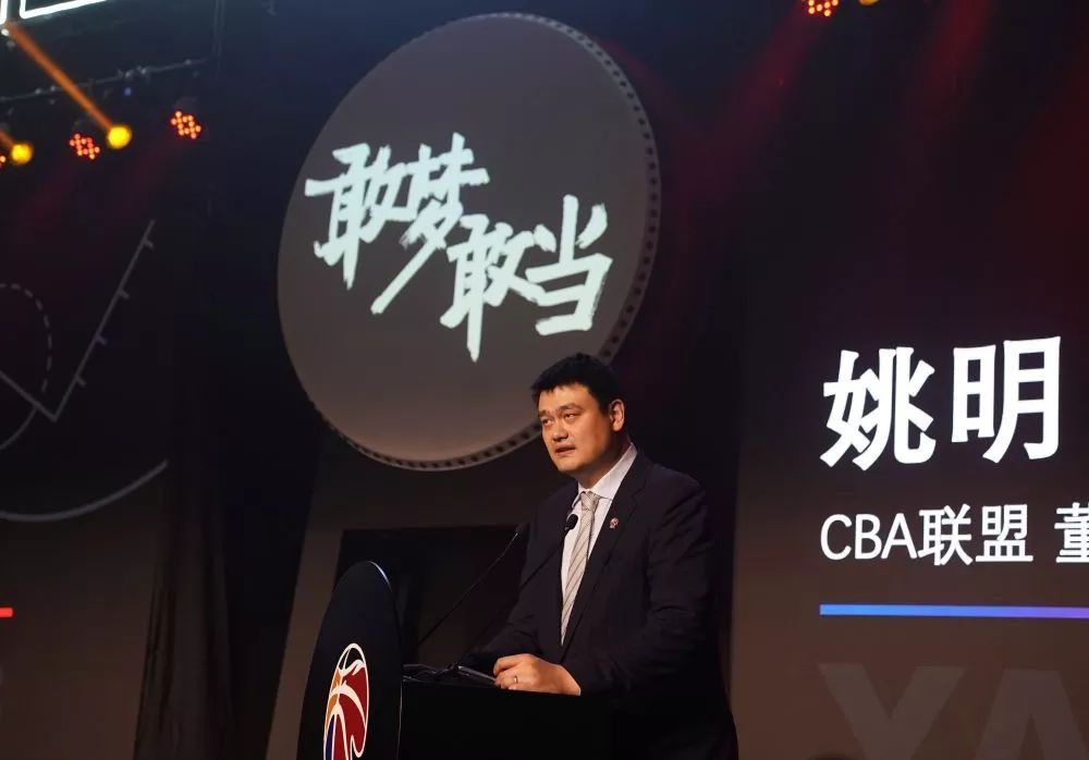 黑色旗袍腰部蕾丝镂空
